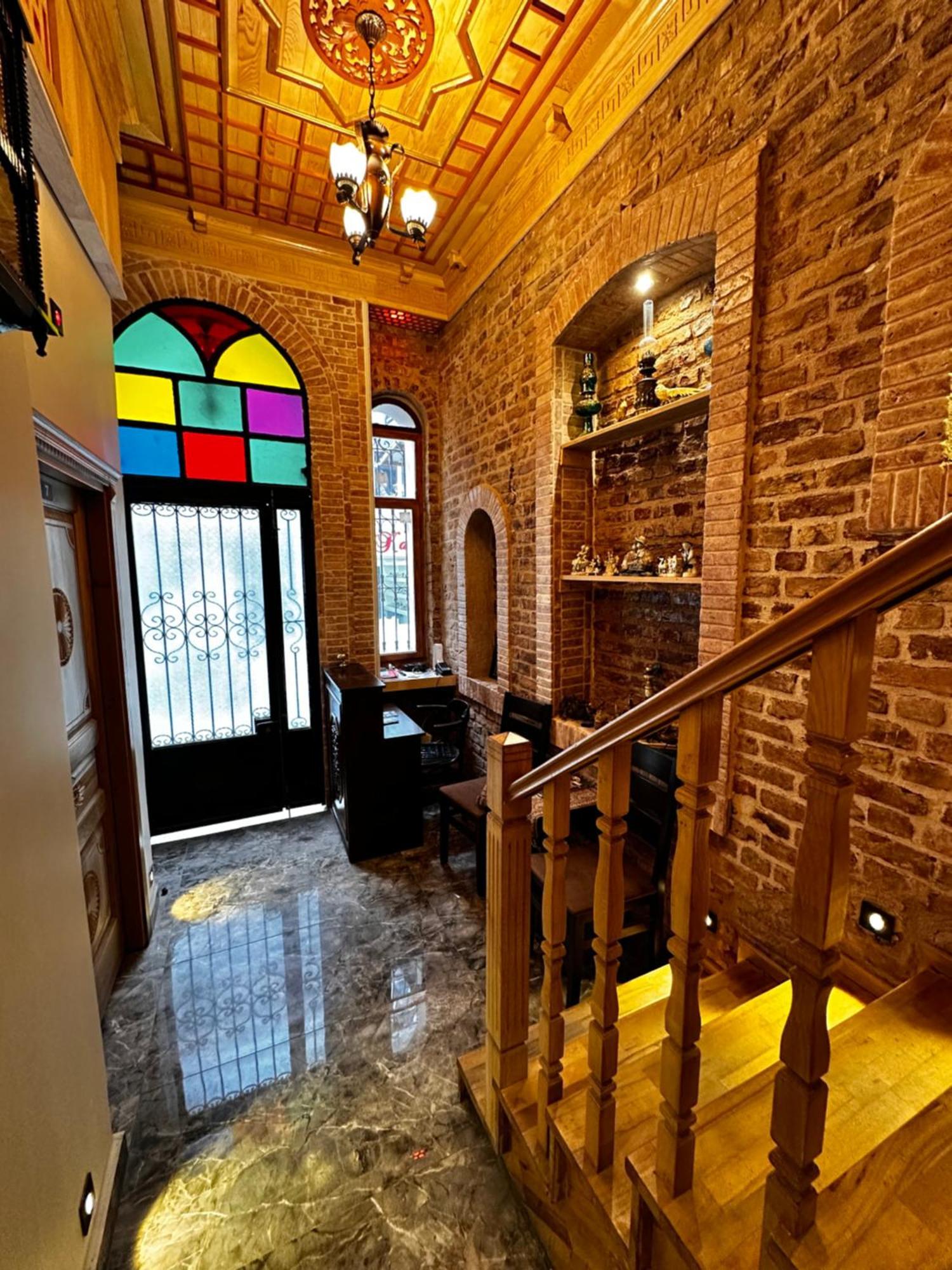 Apartment Antique Pearl